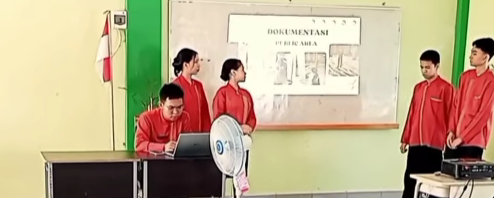 Kegiatan Presentasi Siswa Kelas XII Perhotelan, Kriya Kreatif; Keramik, Batik dan Tekstil, Kayu dan Rotan, Logam dan Perhiasaan