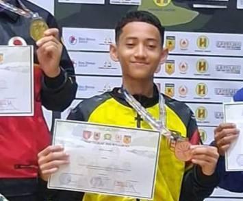Prayoga Ahmad Efendy Juara 3 Karate