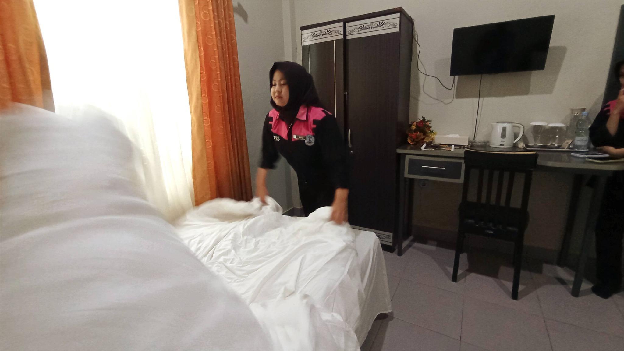 Perhotelan Room Attendant