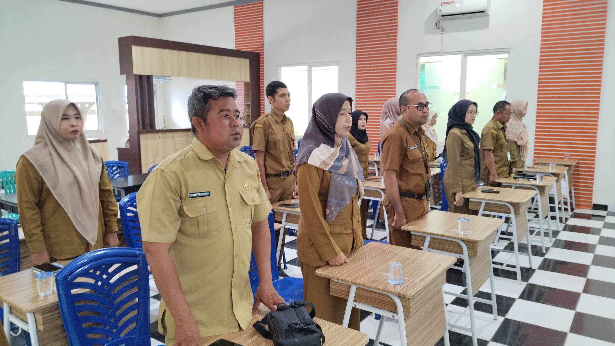 Penyerahan Sertifikat Pembekalan