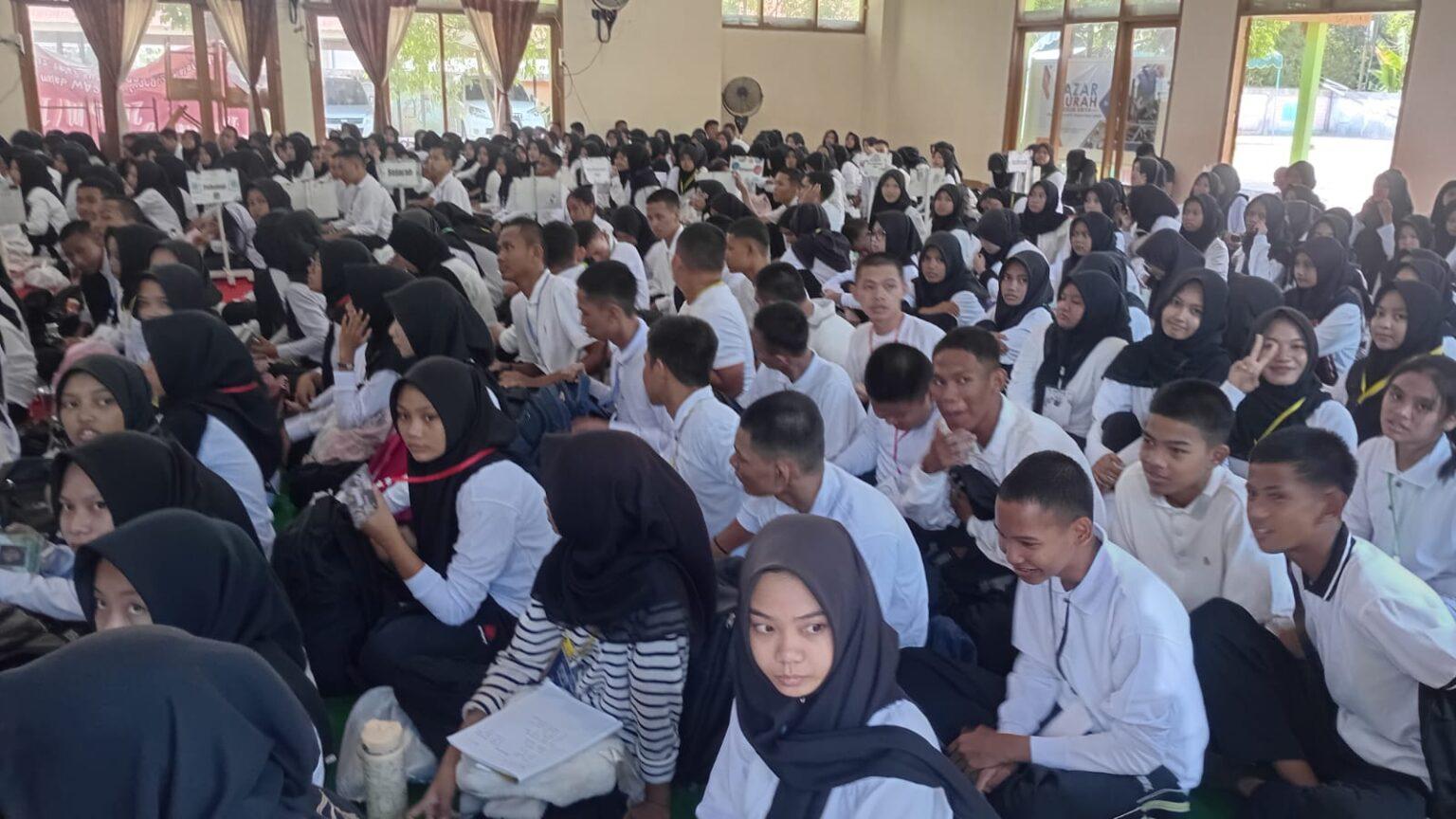 Suasana antusias siswa baru SMKN 1 Banjarbaru di Aula