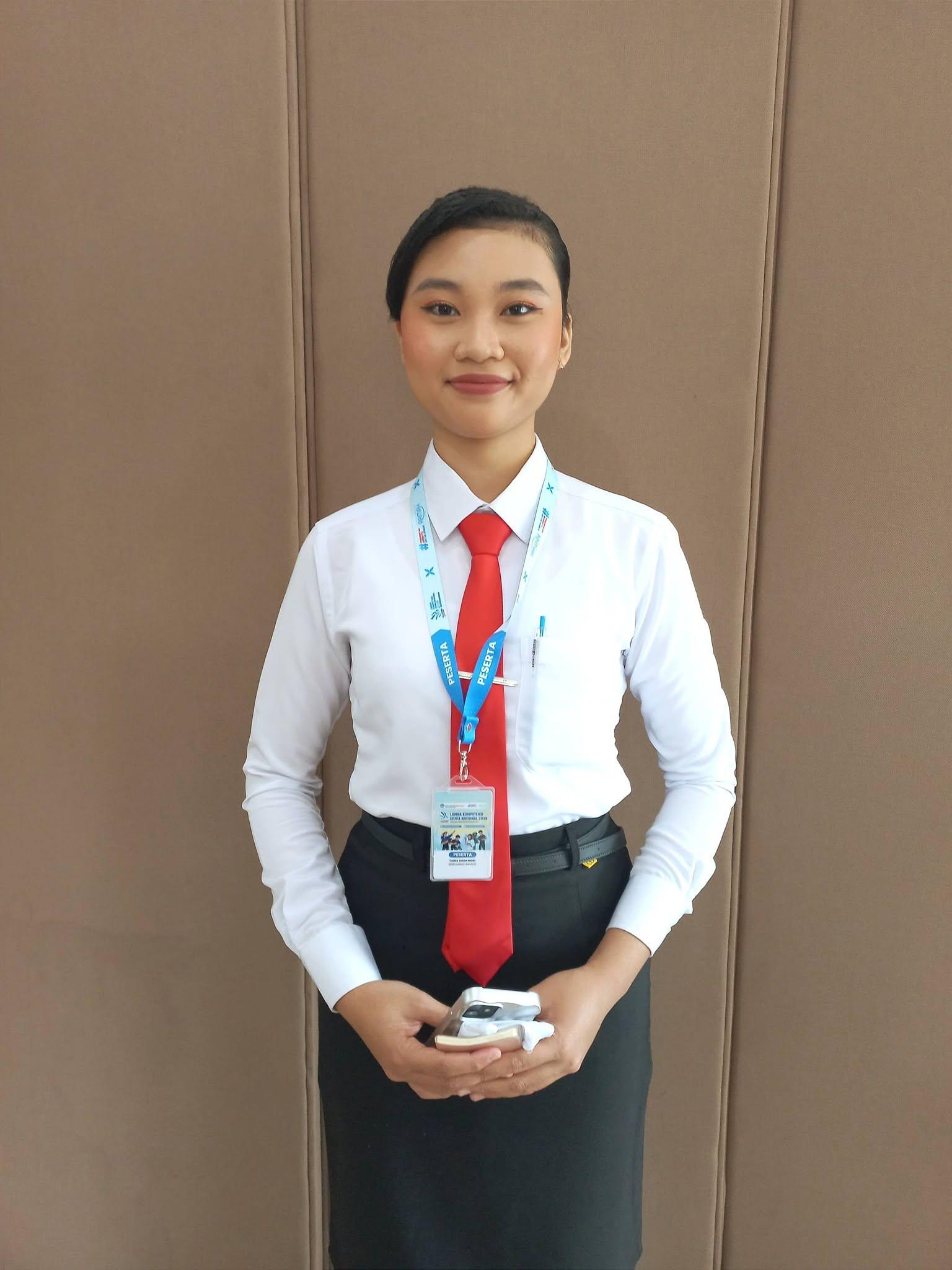 Tania Aulia Indri, siswi SMKN 1 Banjarbaru peraih Medallion for Excellence