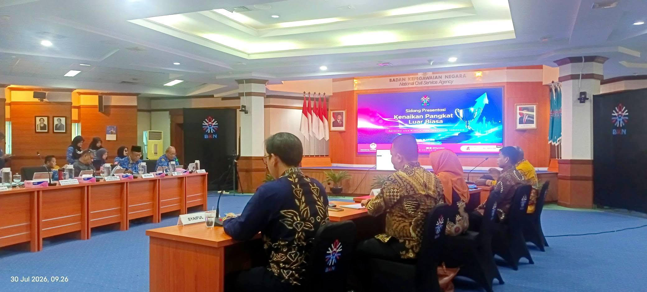 Momen diskusi dan penilaian oleh Tim Penilai BKN