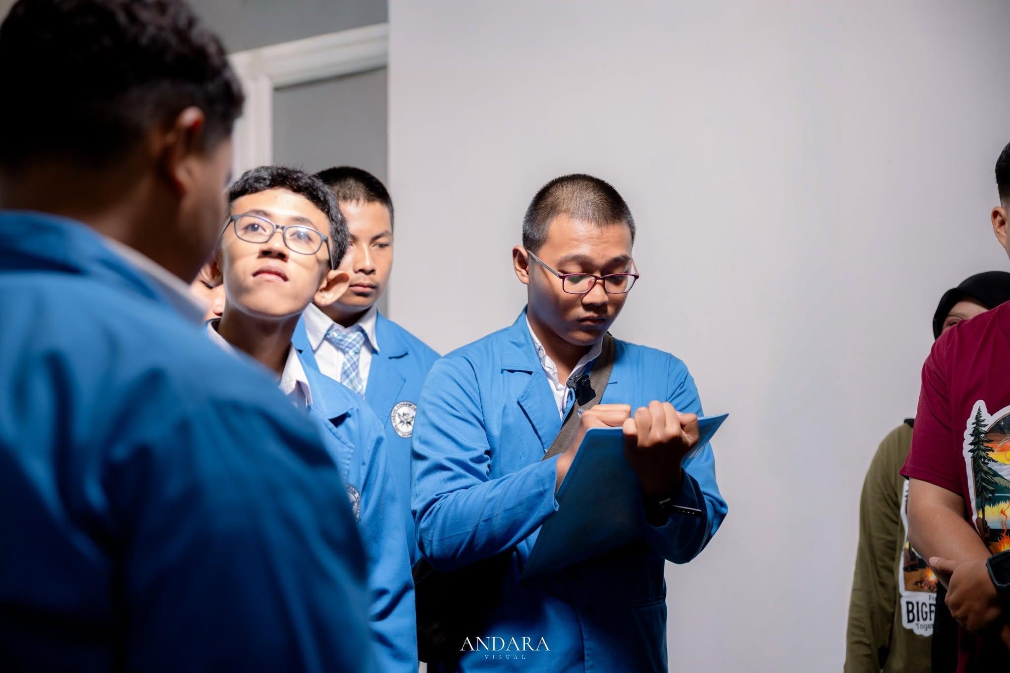 Diskusi tim dan evaluasi lapangan