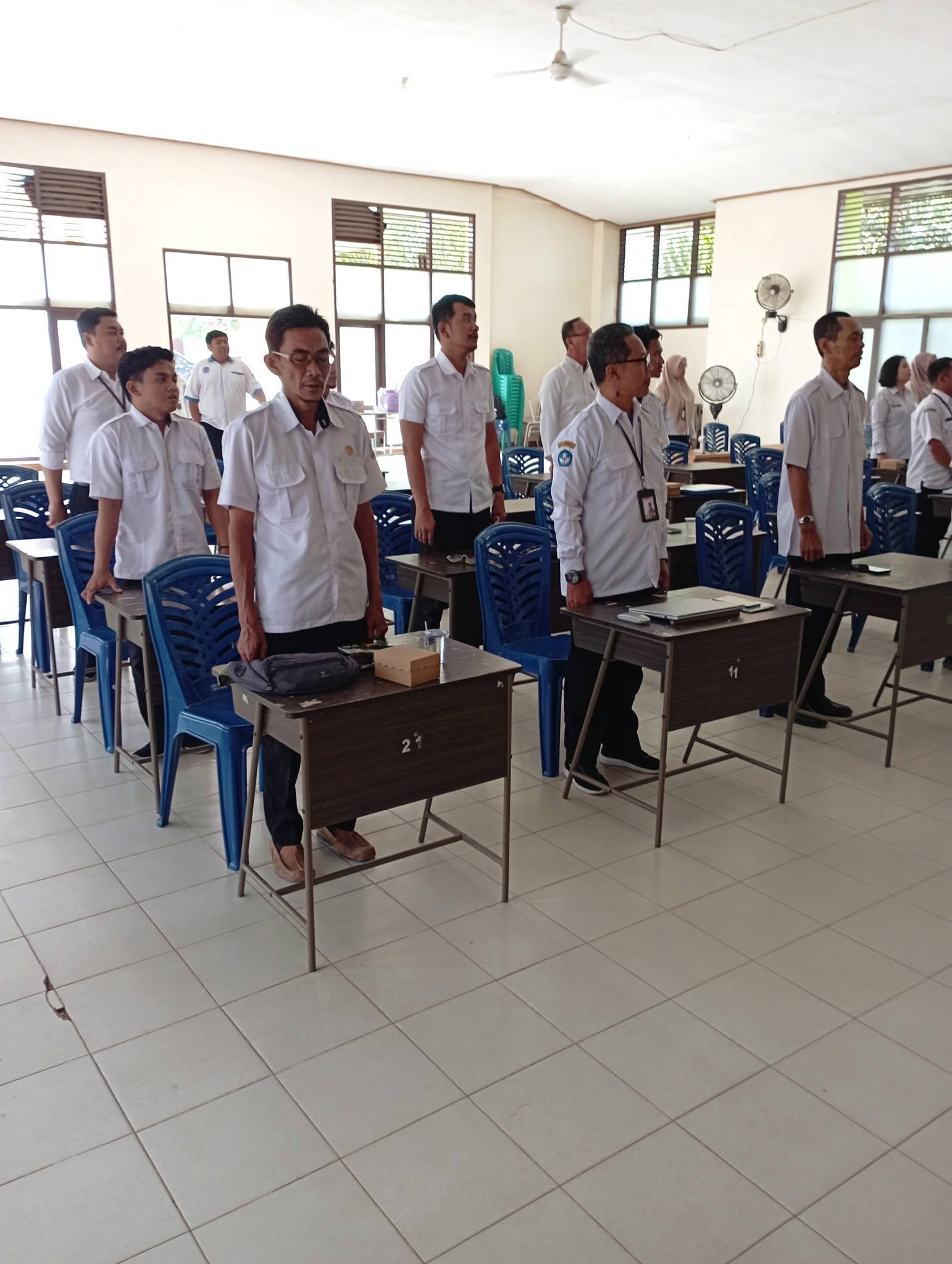 Peserta Menyanyikan Lagu Indonesia Raya