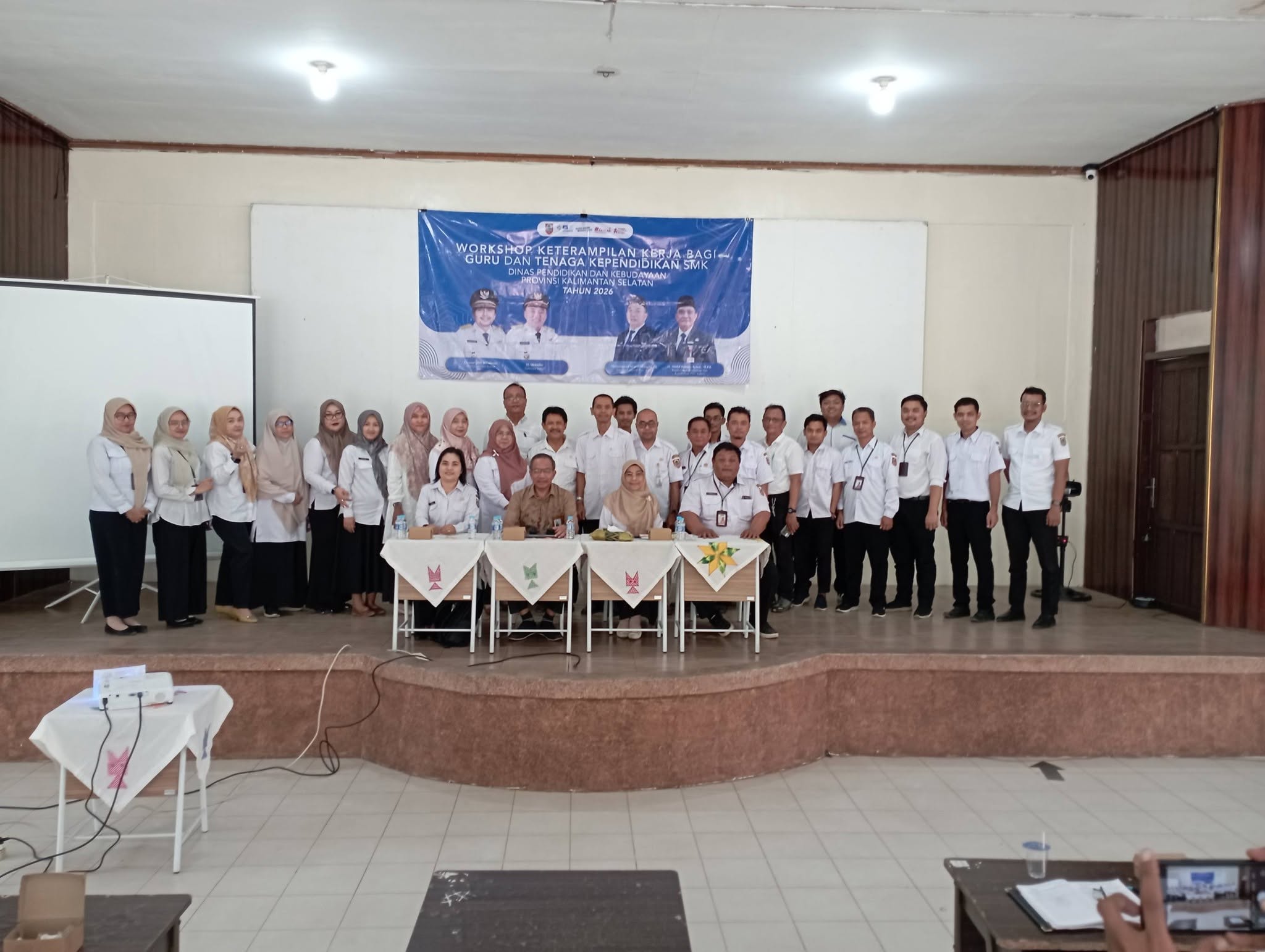 Foto Bersama Peserta dan Panitia