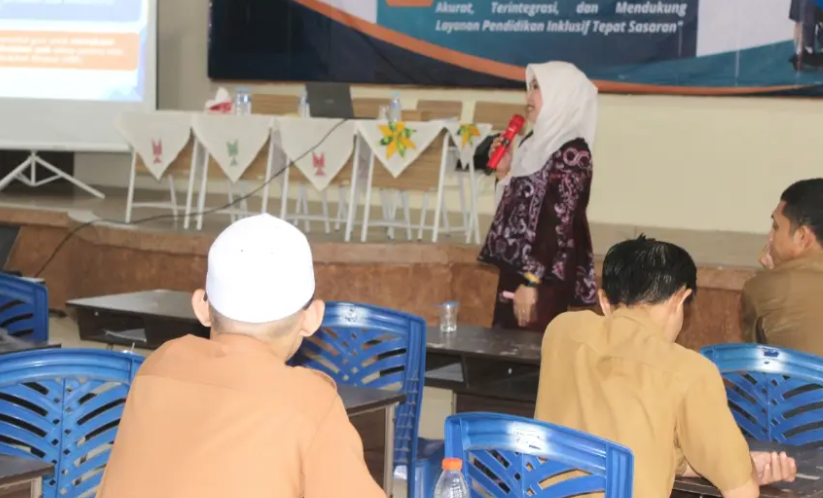 Penyampaian materi oleh Rini Fitriani, S.Pd., M.Pd. dari BGTK Prov. Kalsel