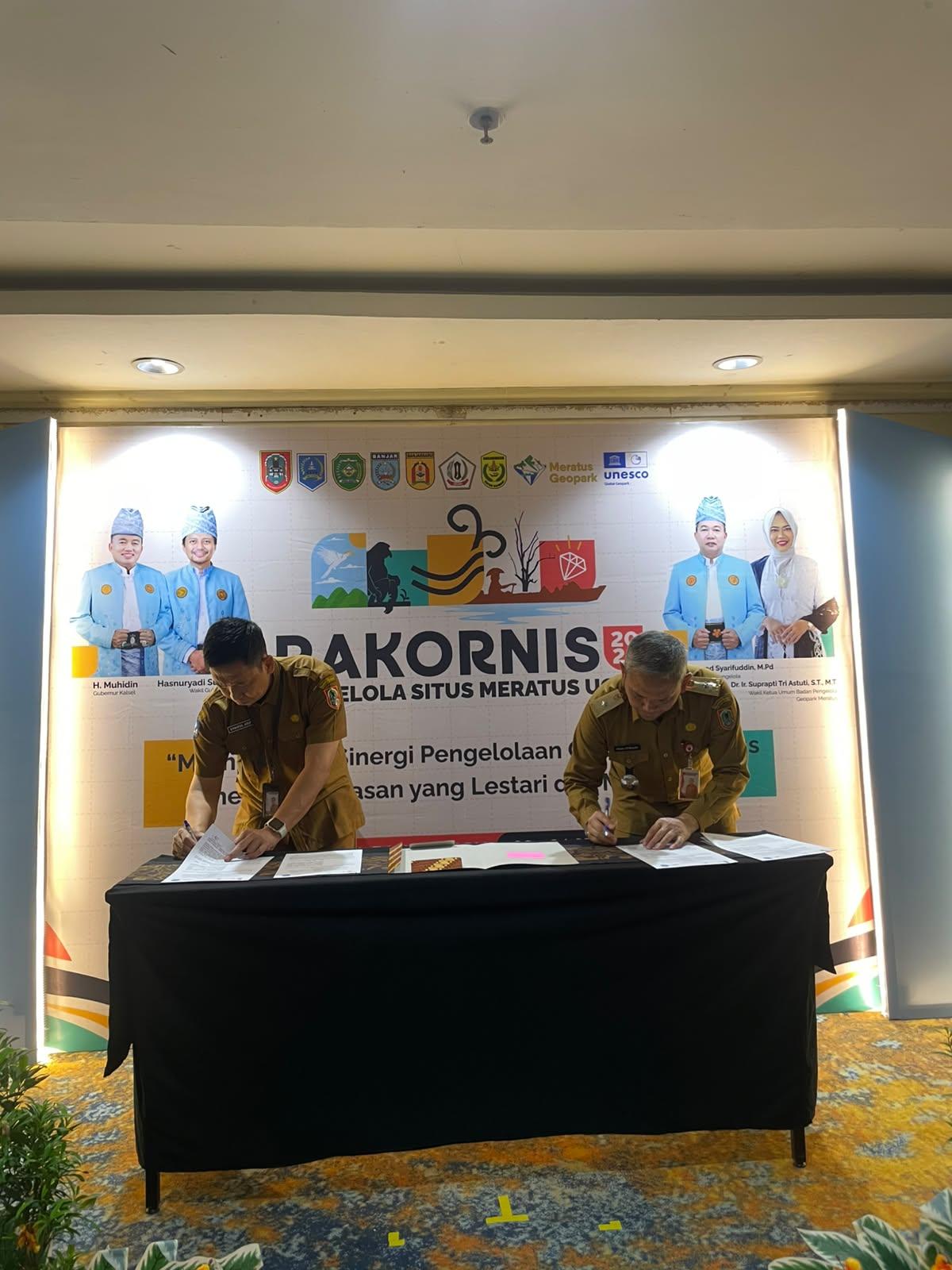 Penandatanganan MoU Kepala SMKN 1 Banjarbaru